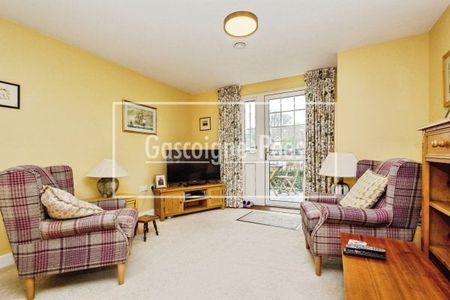 Queen Elizabeth Place - Alton - Photo 5