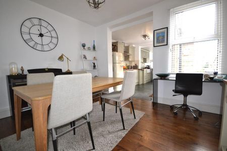 2 bedroom semi-detached house to rent - Photo 2