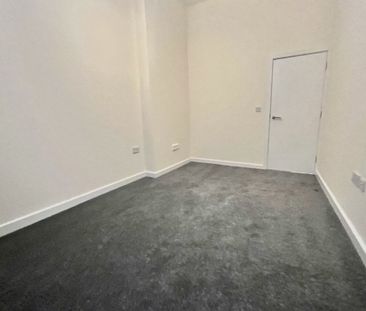 Bond Street - Photo 3