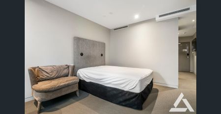 Stylish Apartment in Prime St Kilda Road Location *Utilities Included!* - Photo 3