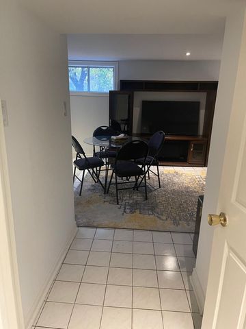 For Lease - 387 Crosby Avenue Unit# Bachlor-Basement, Richmond Hill, Ontario - Photo 2