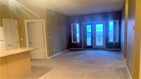 Beautiful 1150 Sf, 2 Bed, 2 Bath Condo In Whitemud Ridge: Adul Only Bldg 21+ - Photo 4