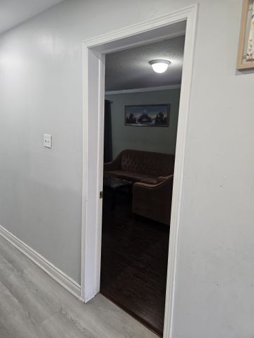 For Lease - 19 Arthurs Crescent, Brampton, Ontario - Photo 3