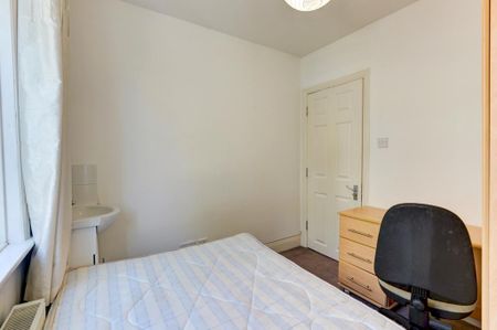 6 bedroom house to rent - Photo 3