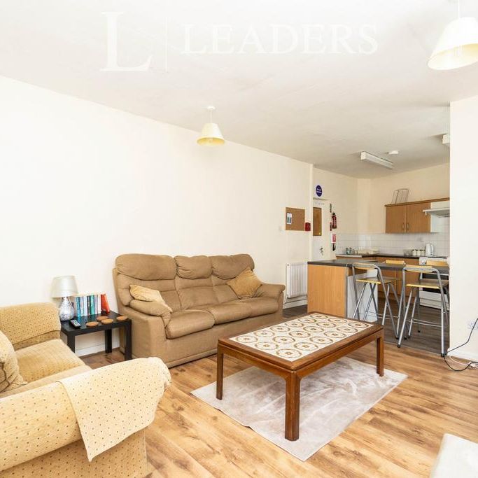 1 bedroom in a house share to rent - Photo 1