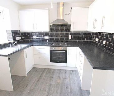 2 bedroom semi-detached house to rent - Photo 3