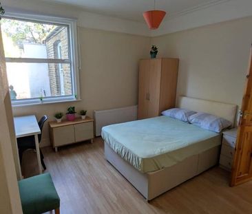 5 bedroom semi-detached house to rent - Photo 2
