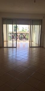 Location Appartement 1 pièce 40m² ST DENIS 97400 - Photo 3