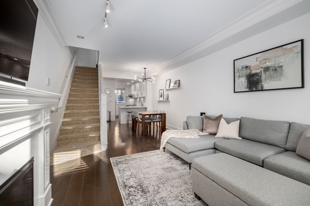 Charming Townhome In The Heart Of Fairview | Laurel Street | 3 Bed | 2 Bath| Gated Community. - Photo 1