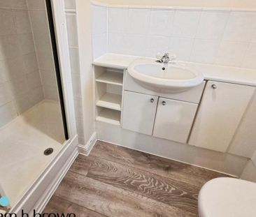 Poplar Close - Photo 3