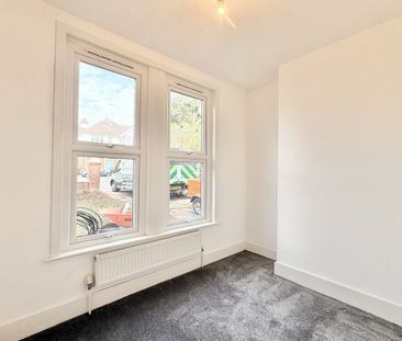 3 bed Flat Preston Road, Essex, SS0 - Photo 3