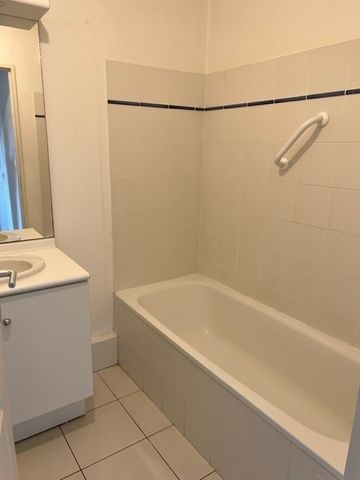 Location Appartement 3 pièces 59m² BRIGNOLES 83170 - Photo 4