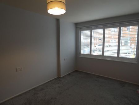 4 bedroom townhouse to rent - Photo 5