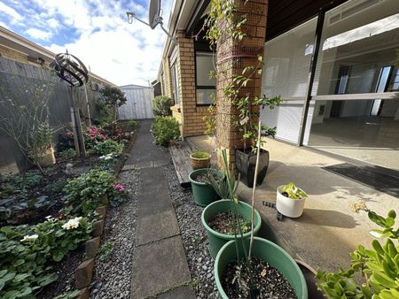 1/8 Vincent Street, Howick - Photo 2