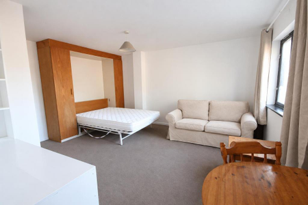 Studio to rent - Photo 3
