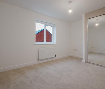 2 bedroom semi-detached house to rent - Photo 6