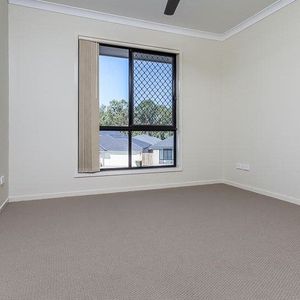 2 Bedroom Modern Duplex - Photo 2