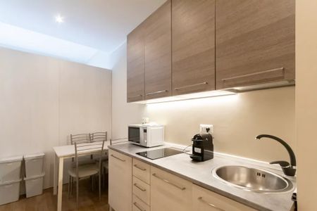 Via Santa Maria Valle, Milan, Lombardy 20123 - Photo 3