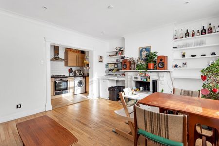 2 bedroom Flat To Let - Photo 4