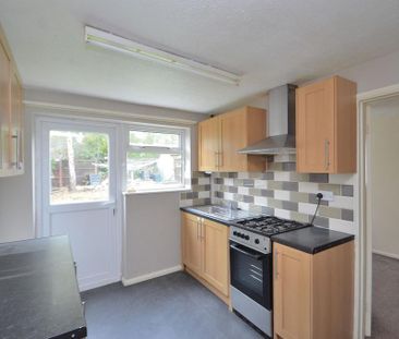 3 bedroom semi-detached house to rent - Photo 3