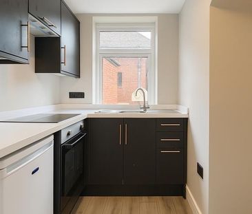 1 bedroom flat to rent - Photo 2