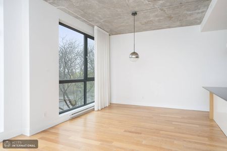 Condo for rent in Vieux-Port | Semi-furnished - Photo 2