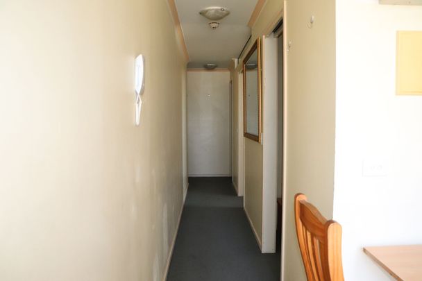 Fully furnished 2 Bedroom Apartment located in the Heart of Melbourne CBD - Photo 1