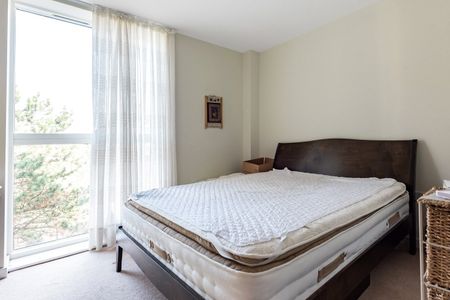 Flat to rent - Alvey Street, London, SE17 - Photo 5