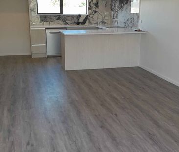 Charming new build in Manurewa - Photo 1