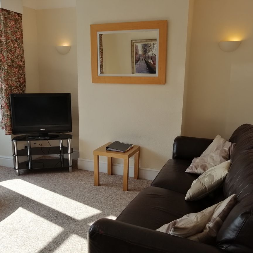 Glynne Road, Bangor, Gwynedd, LL57 - Photo 1