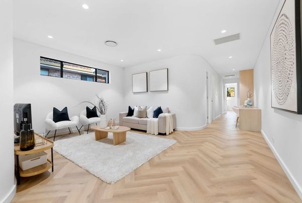 Brand New 5 Bedroom Duplex - Photo 1