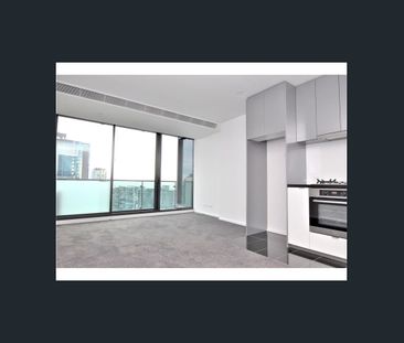 SPACIOUS 1 BED 1 BATH APARTMENT LOCATED IN THE HEART OF SOUTHBANK - Photo 3