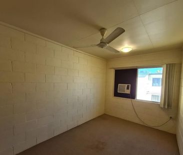 4/15 Maroong Street, 4812, Currajong - Photo 1