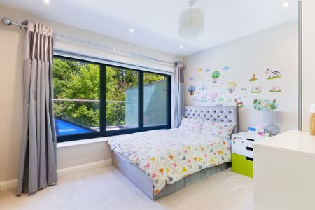 Lambourne Avenue, SW19, London - Photo 5