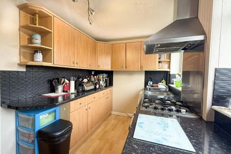 2 bedroom maisonette to rent - Photo 2