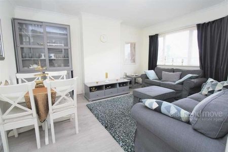 Rothbury Gardens, Isleworth, TW7 - Photo 2