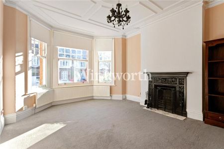 4 bedroom semi-detached house to rent - Photo 2