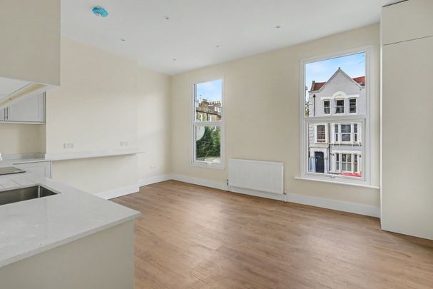 4 Bed Flat, Rectory Road, N16 - Photo 1