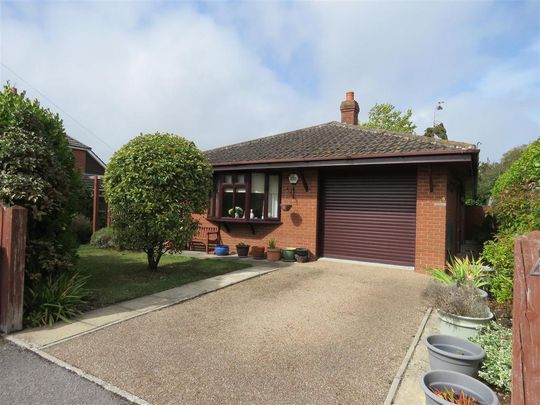 3 bedroom bungalow to rent - Photo 1