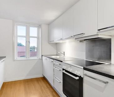 Rummelig 3-værelses lejlighed beliggende i Aalborg centrum - Foto 1