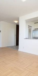 Spacious 3 bed 2 bath w/ balcony, fireplace, MOUNTAIN VIEW! - Photo 4