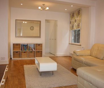 St. Albans Avenue, London, W4 5JT - Photo 1