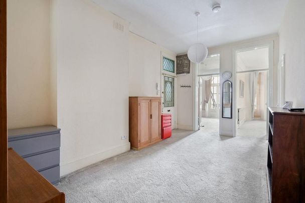 3 bedroom flat to rent - Photo 1