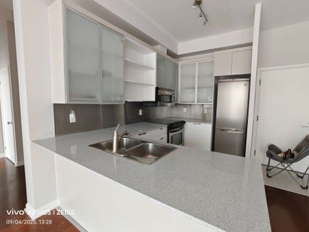 For Lease - 111 Elizabeth Street Unit# 1823, Toronto, Ontario - Photo 4