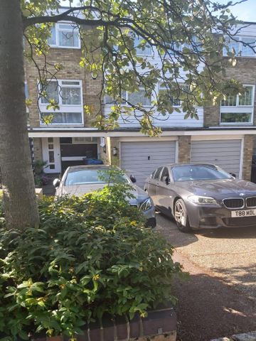 4 bedroom terraced house to rent - Photo 4