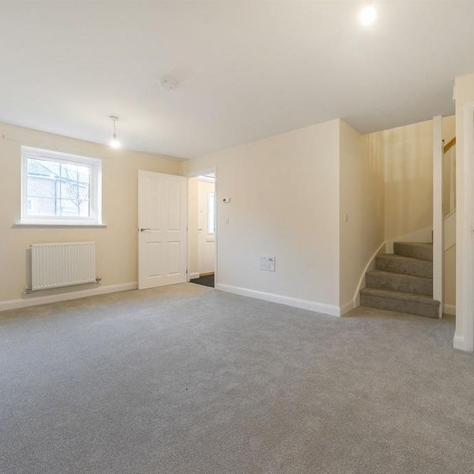 3 bedroom semi-detached house to rent - Photo 1