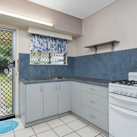 Comfort, Convenience & Space in the Heart of Kirwan! - Photo 4