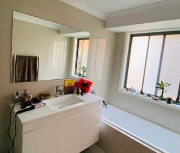 North Gosford - Photo 5