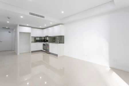 Modern security Luxurious Granville one bedroom Plus Study apartment for rent - Photo 3