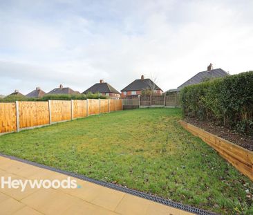 4 bedroom detached house to rent - Photo 2